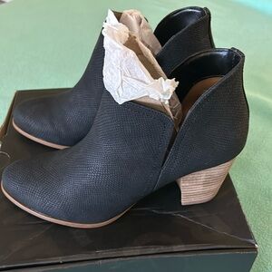 Fergie size 10 women’s boots